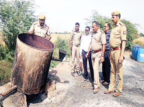 Police raids on kabootara dera