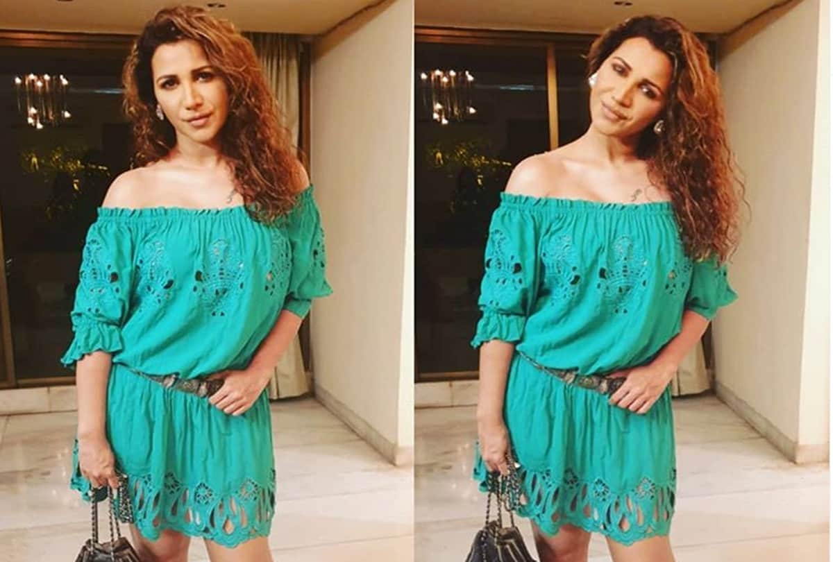 Ritu Shivpuri joins Congress After urmila matondkar