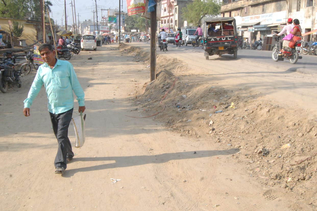 समय सीमा खत्म, फोरलेन निर्माण अधूरा