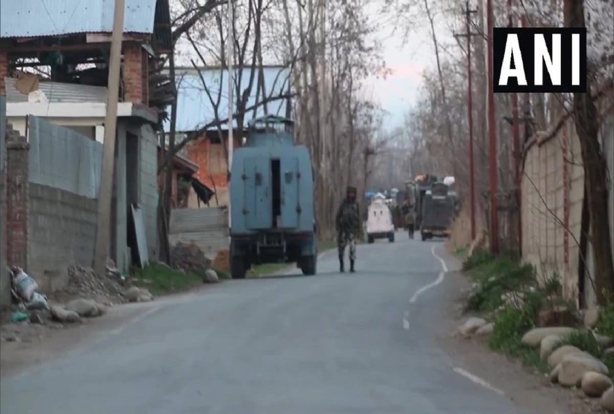 Jammu Kashmir Pulwama Encounter News jammu kashmir news Pulwama Encounter Both trapped terrorists surrendered