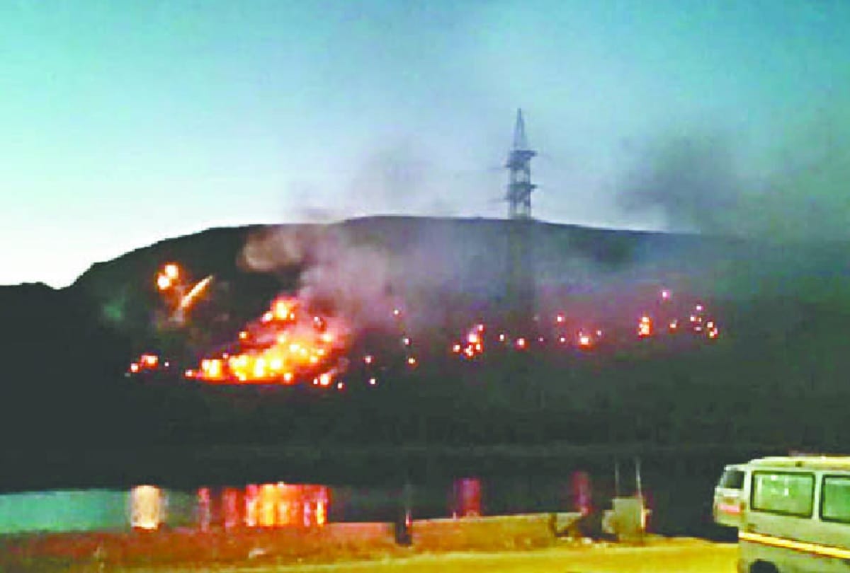fire broke out on Ghazipur Landfill site in delhi