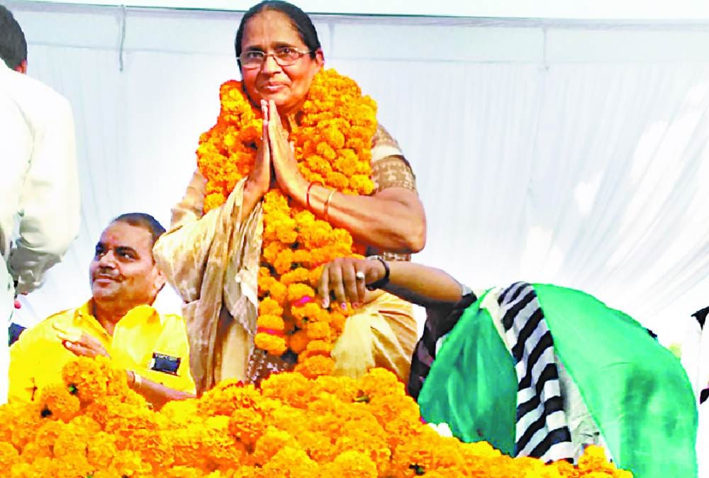 lok sabha election 2019 : apna dal congress joint candidate krishna patel does road show in gonda