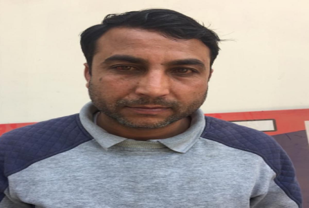 A wanted terrorist of Jaish-e-Mohammad, Faiyaz Ahmed Lone, has been arrested from Srinagar,