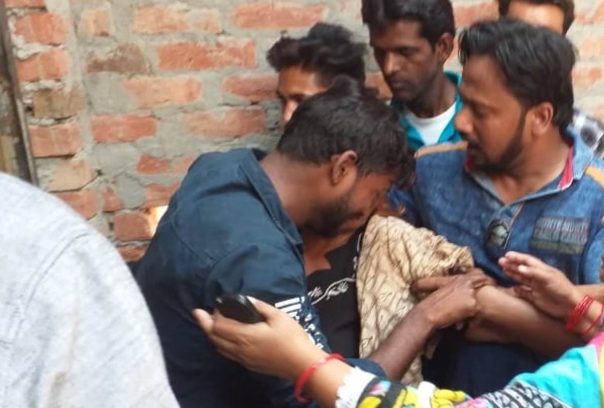 dead body of a man found in under construction house in lucknow