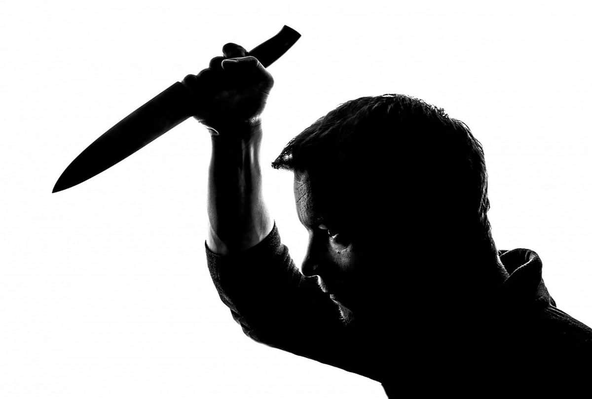 husband cut wife tongue by sharp scissor after divorce on domestic matter police arrest in pakistan