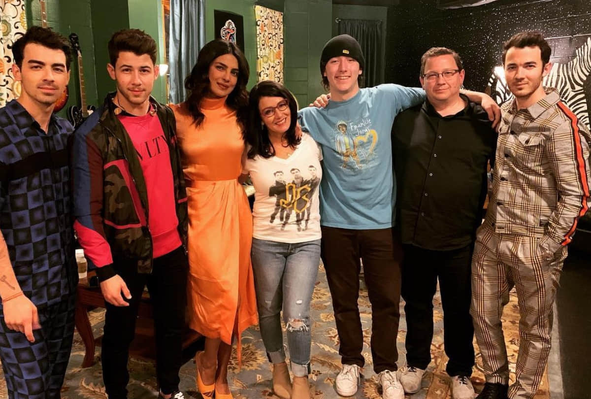 parineeti chopra reaction on priyanka chopra and nick jonas divorce news