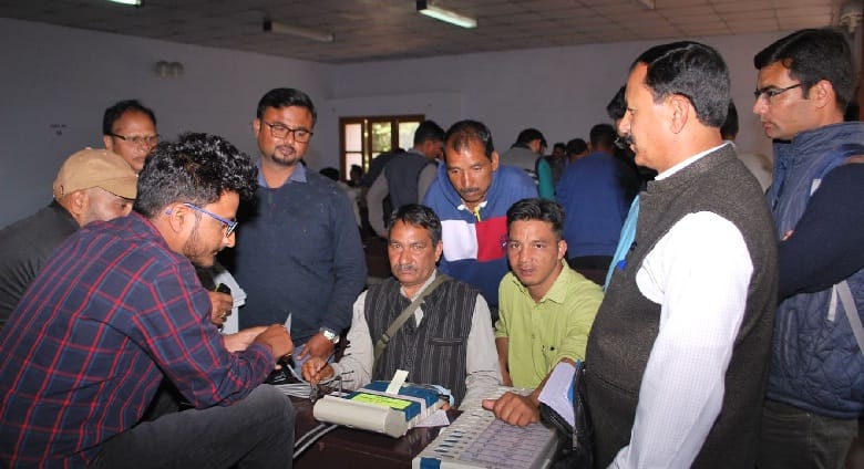 Training of EVMs and VVPAT machines given to personnel