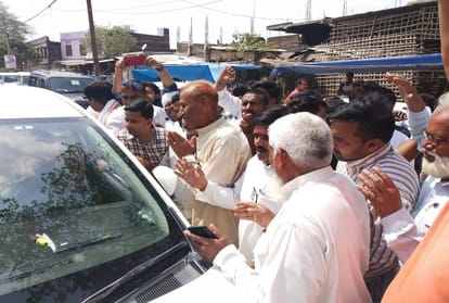Lok Sabha Elections 2019 Congress rebellion demand for change in candidate in Maharajganj