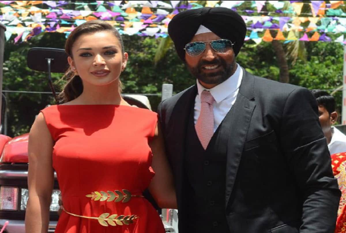 Akshay Kumar actress Amy Jackson pregnant before marriage shared latest picture