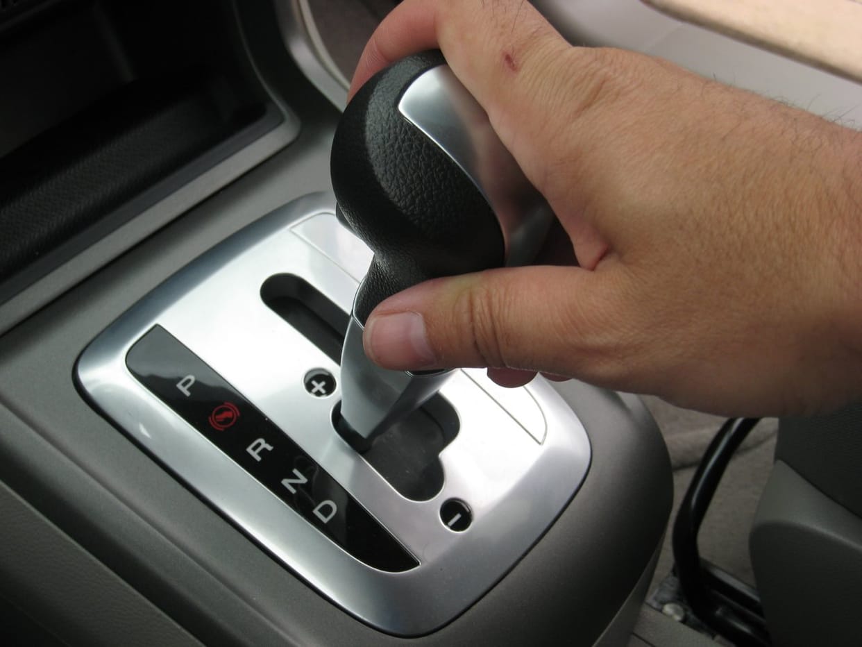 Car Tips in Hindi: 5 common mistakes in automatic gearbox equipped cars in india