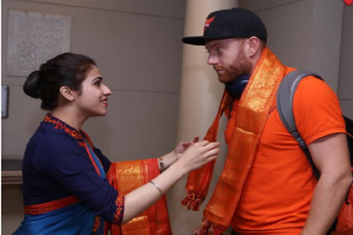 IPL 2019: Picture of Bairstow and hotel staff goes viral as it reminded user about dhoni-sakshi
