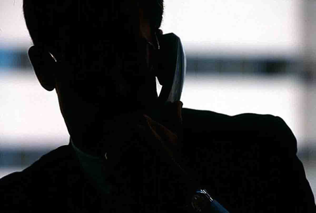 fraud call takes 14 lakhs for railway tender