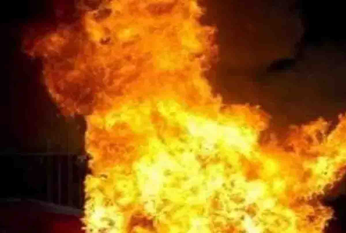 Old man Burn alive after demanding money of Cigarette in Manesar