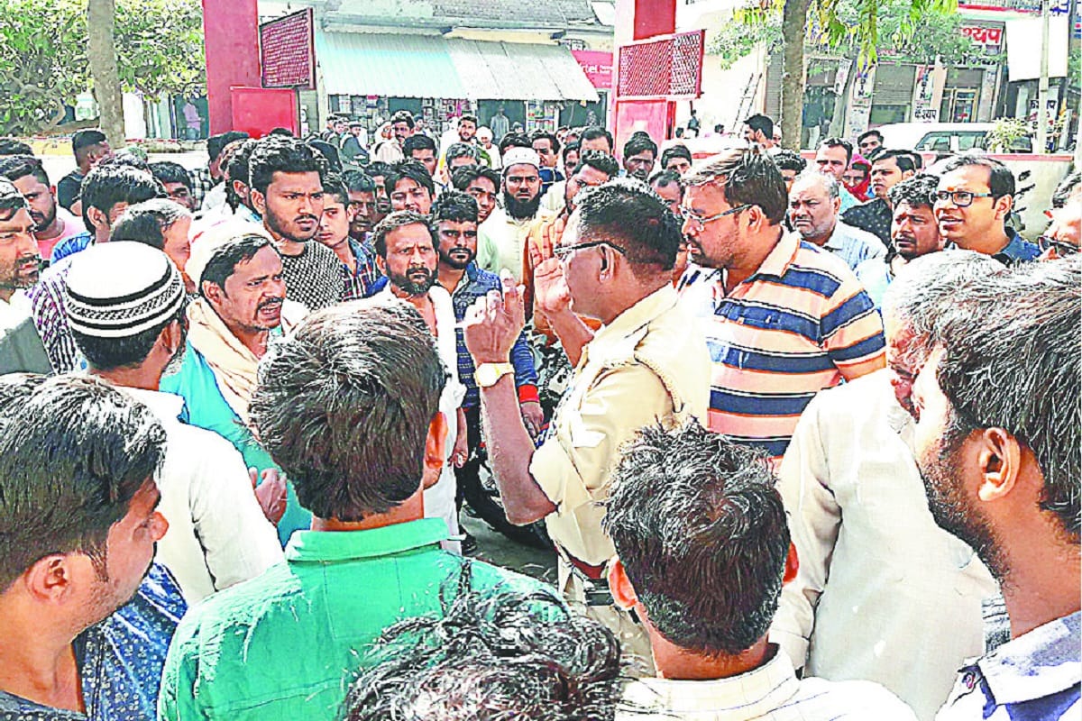 Fight between the two side in Baghpat, and six people injured