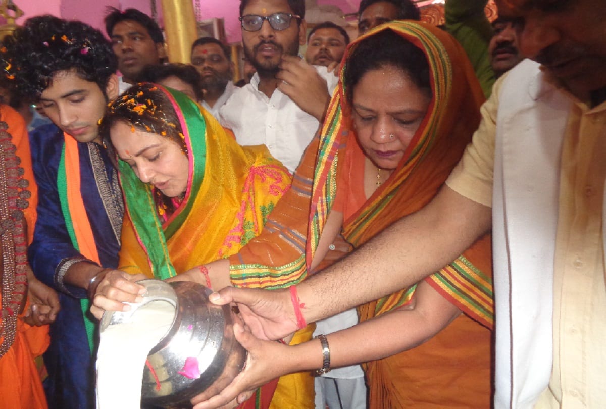 Jayapradha worship in Shiva temple Rathoda
