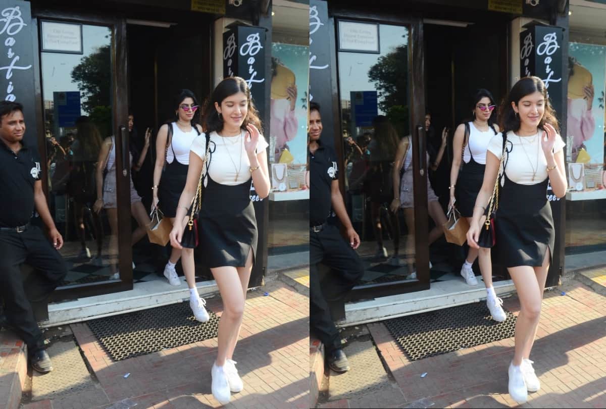 Khushi Kapoor and Shanaya Kapoor twinning in black and white dress