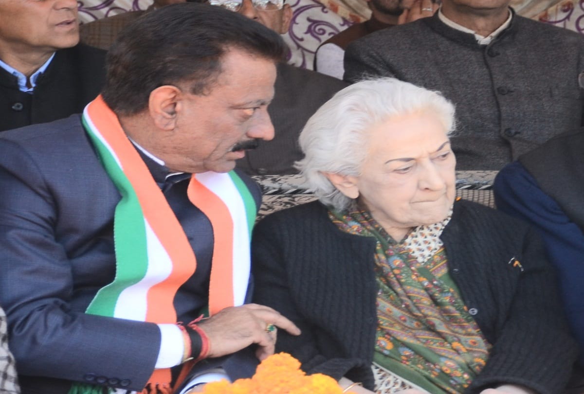 lok sabha election 2019: Vidya Stokes declared Kuldeep Rathore his political successor in shimla