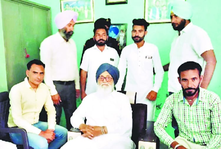 Lok sabha election 2019, Former CM Prakash Singh Badal targets on Congress