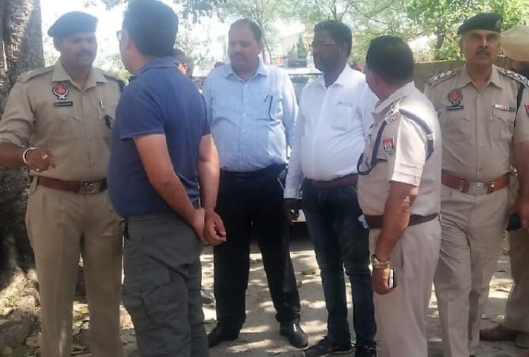 Anganwadi helper's murdered by sharp weapon in Garshankar