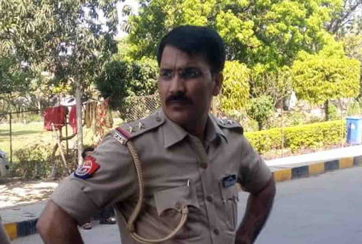 up police give third degree to man