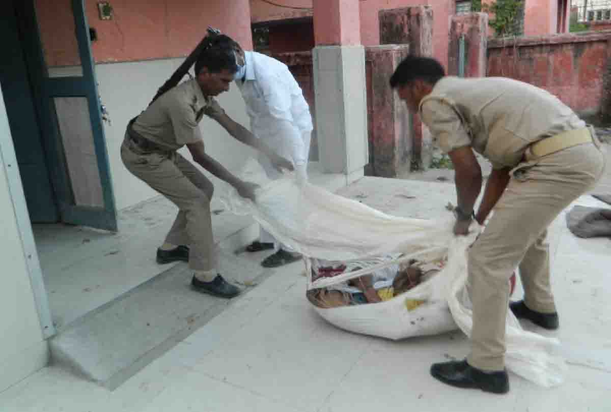 two friends died in etawah bareilly highway accident