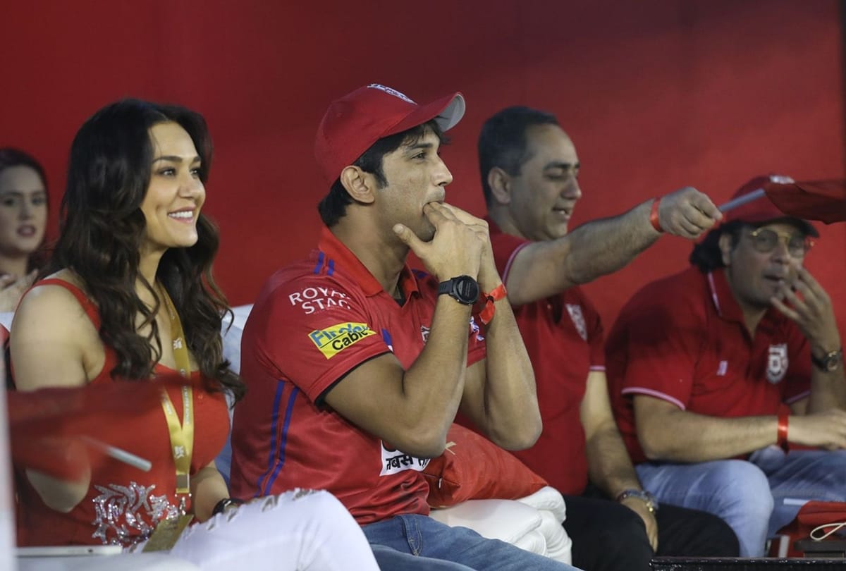 IPL 2019: Sushant Singh Rajput aka Dhoni came to cheer KXIP with Preity Zinta