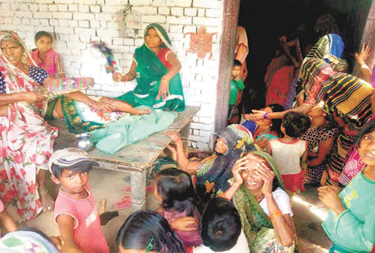 Pratapgarh: Bike rider killed in truck collision