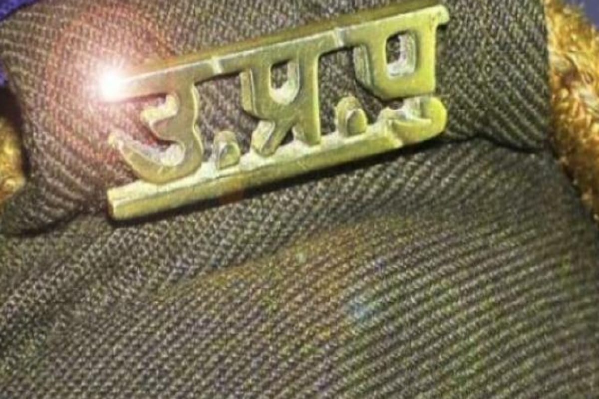 two criminal trying to kill himself hitting blade beaten by police in bhelupur station varanasi