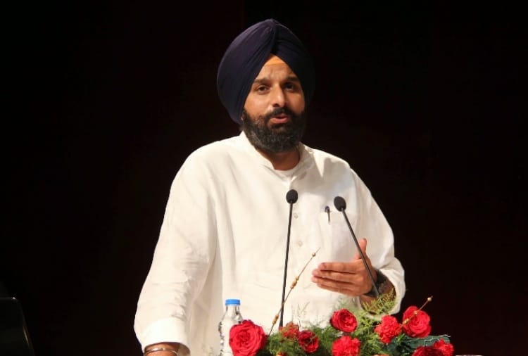 Lok Sabha Elections 2019, Bikram Majithia Statement on Navjot Sidhu, Rahul Gandhi and Congress