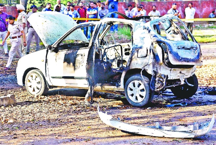 A youth burn alive with explosion in cylinder in Chandigarh