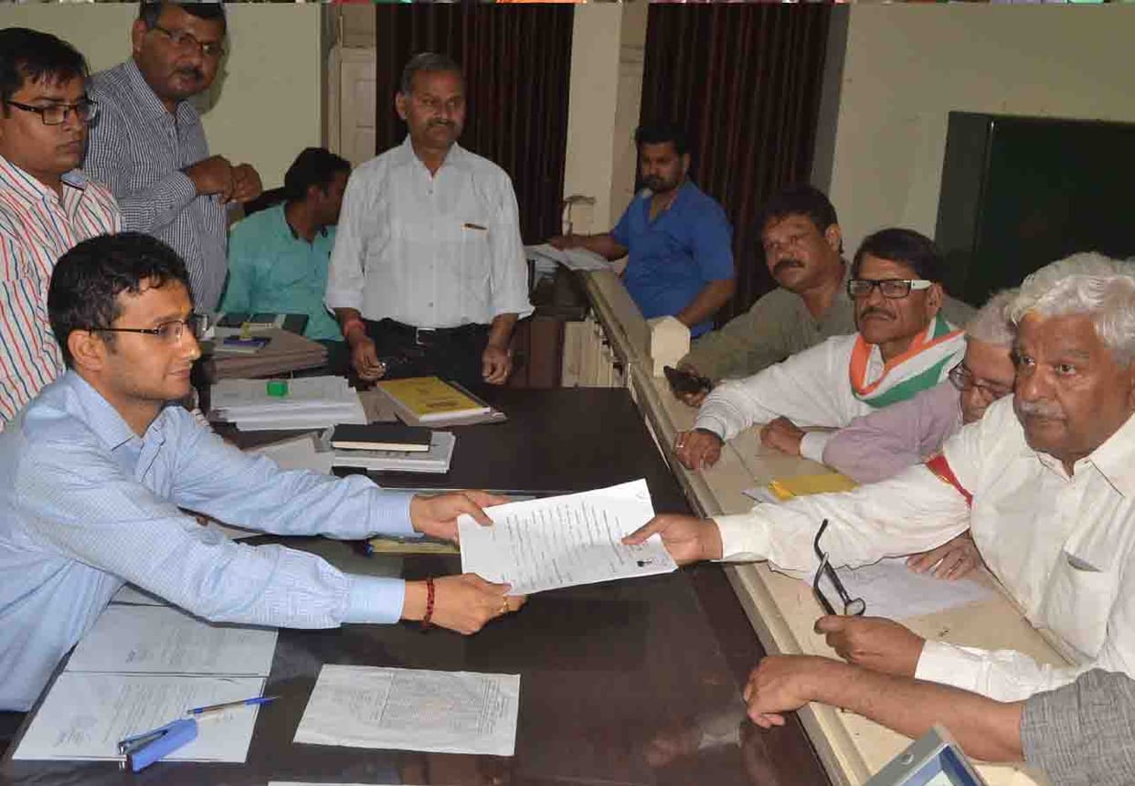 Congress candidate shriPrakash Jaiswal Nomination lok sabha election 2019
