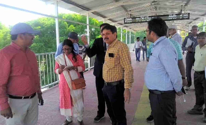 Pay attention to the convenience of cleanliness and passengers in the railway station.