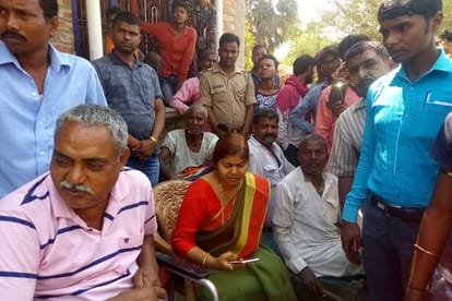woman and a man injured by shooting in dispute in ghazipur