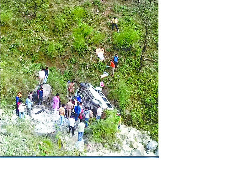The woman, who is going to give her daughter to Bhittauli, dies in the accident