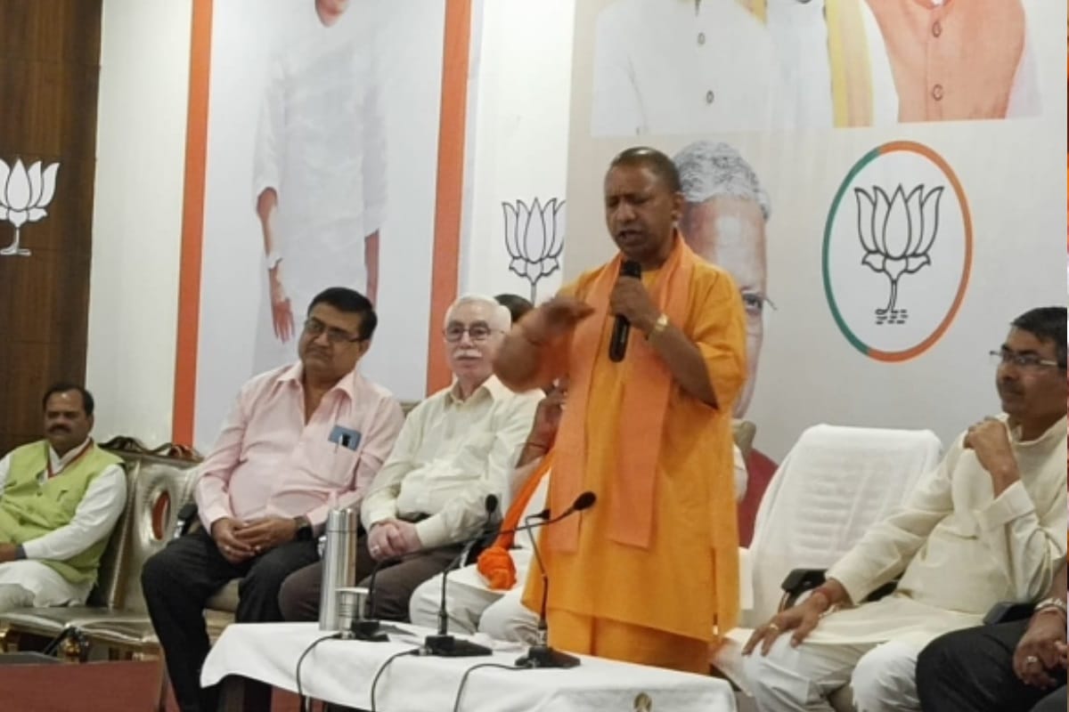 Lok sabha Elections 2019: cm yogi point out opposition, Ajit Singh favors of Muzaffarnagar rioters