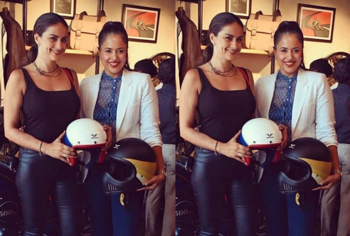 Sameera Reddy flaunts her baby bump at Varde Vardenchi store launch