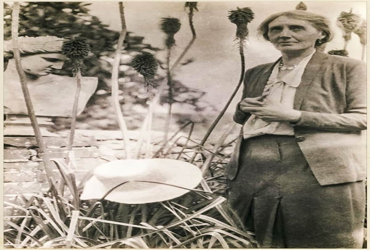 english novelist essayist and critic virginia woolf suicide