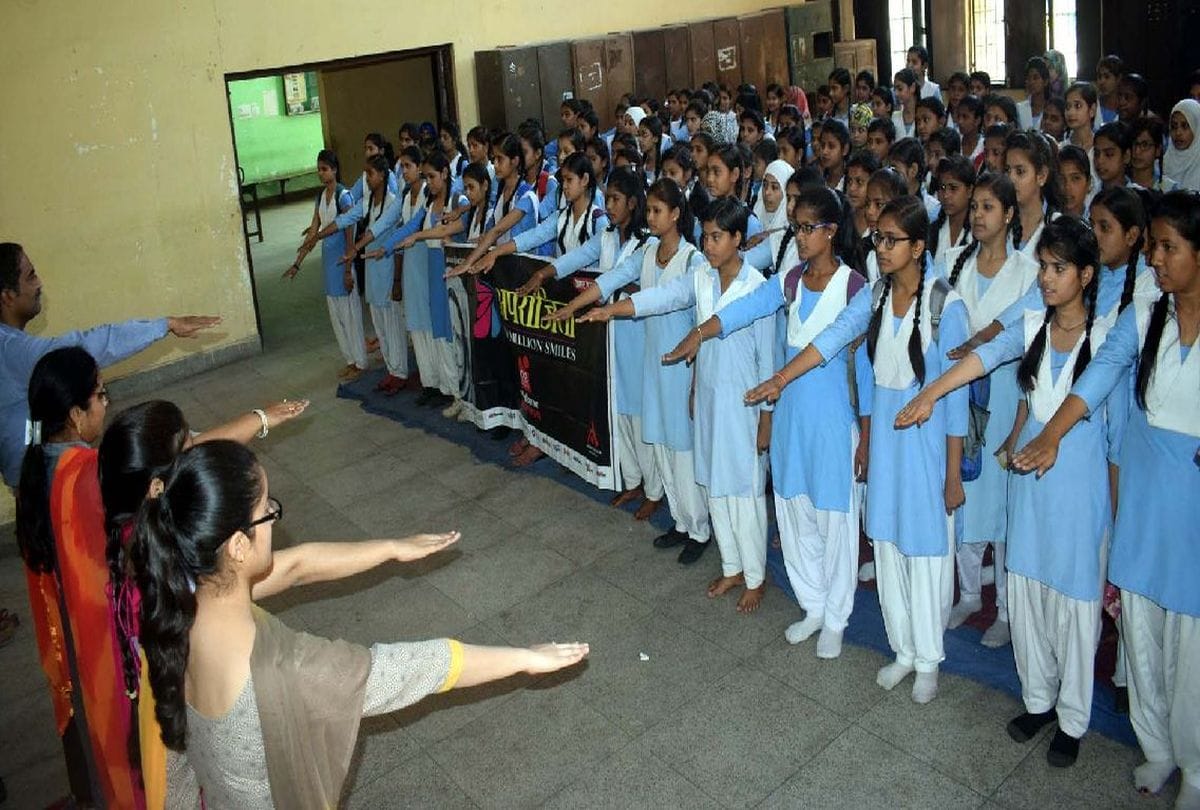 Amar Ujala Aparajita 100 Million Smiles Voters Awareness Program in Kasganj