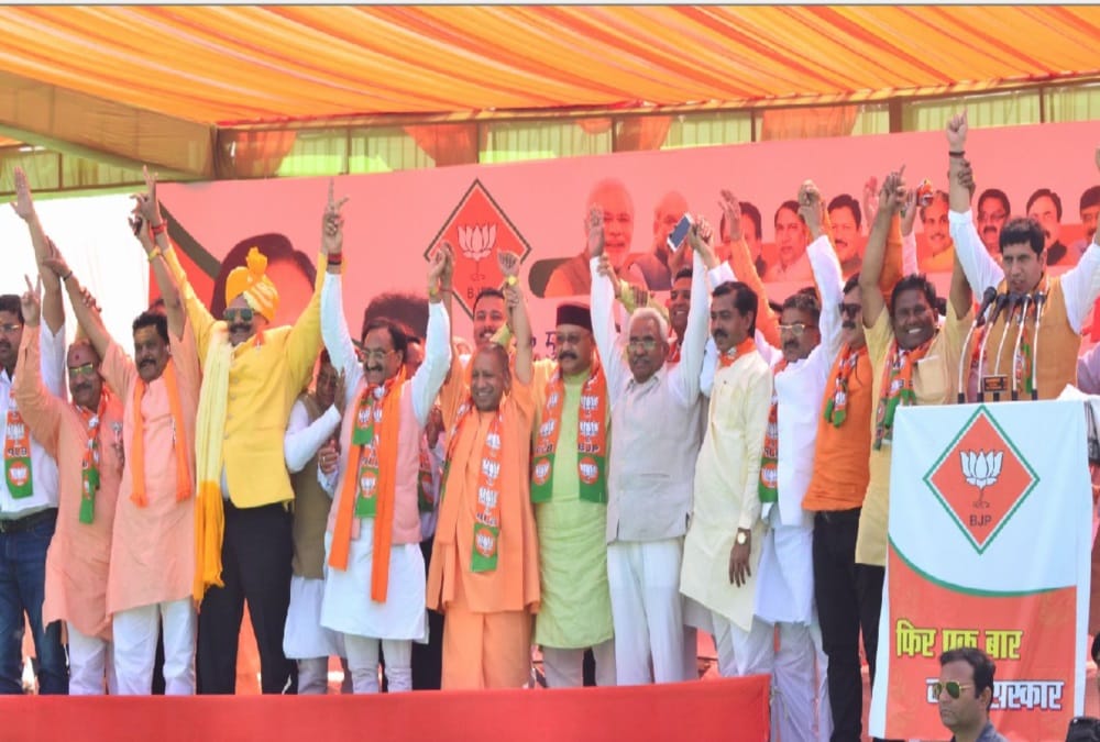 Lok sabha election 2019 In Roorkee rally Uttarakhand leaders praised cm yogi adityanath work 
