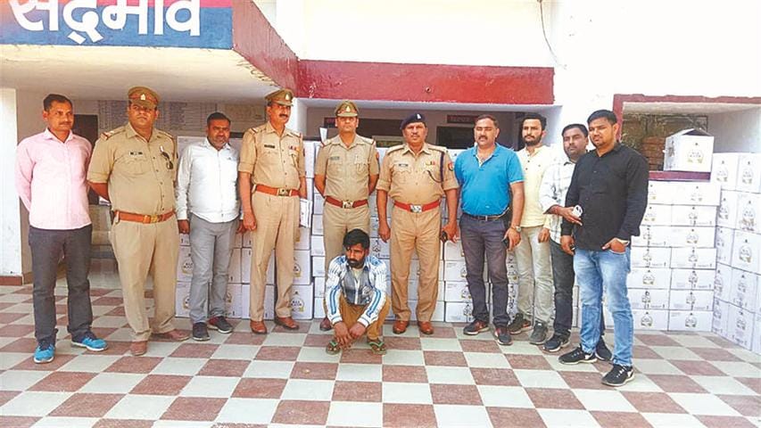 250 thong arrested Punjab youth with alcohol