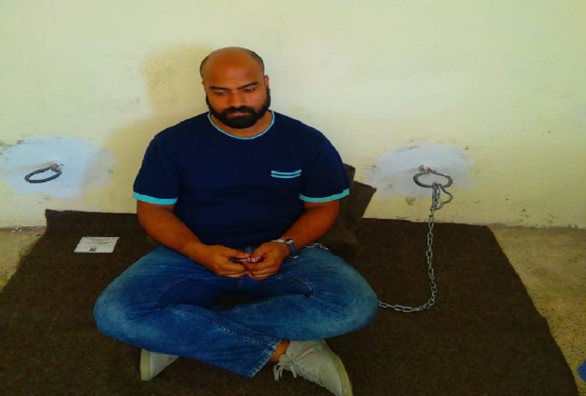 fake ifs officer zaya khan case Embarrassed to officers by changing voice from app