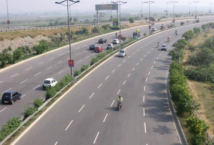 four lane road will be constructed for kawadiyas from ghaziabad to haridwar