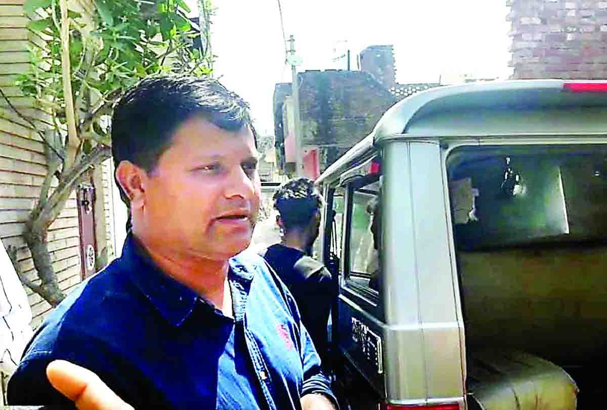 gst team raid on tambaku businessman in etawah