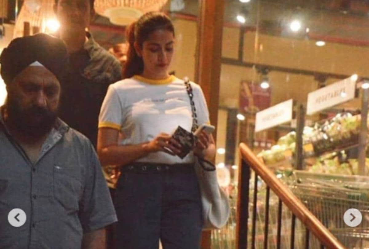 shahid kapoor spotted at grocery shop with wife mira rajput