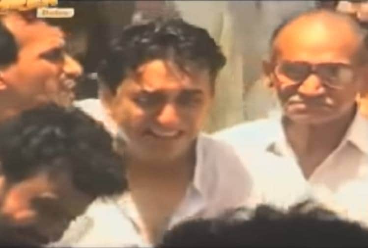 divya bharti death anniversary look at the photo of her last rites