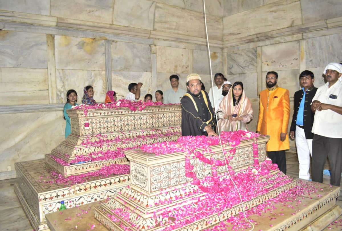taj mahal urs Tribute to Pulwama martyrs
