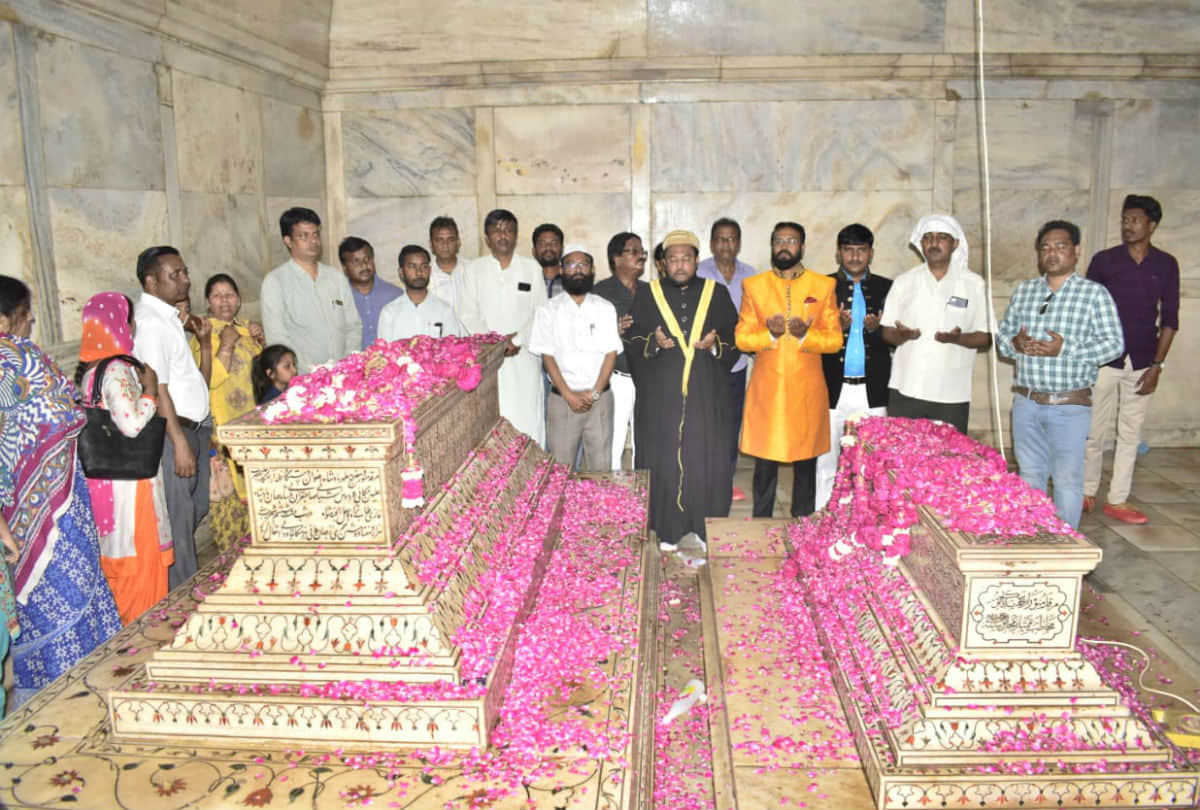 taj mahal urs Tribute to Pulwama martyrs