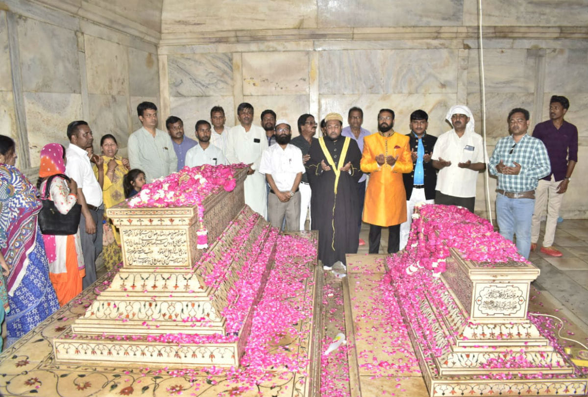 taj mahal urs Tribute to Pulwama martyrs
