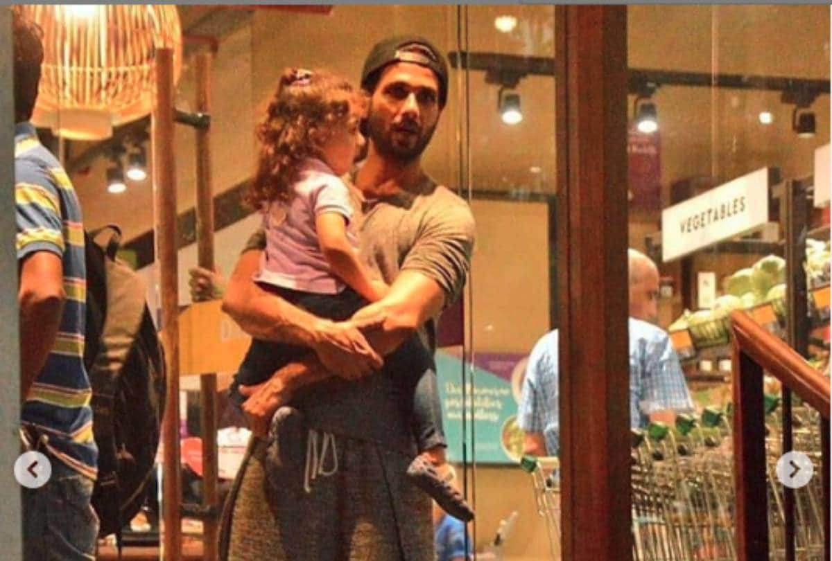 shahid kapoor spotted at grocery shop with wife mira rajput