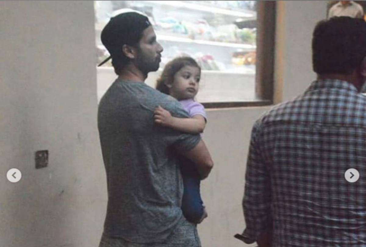 shahid kapoor spotted at grocery shop with wife mira rajput